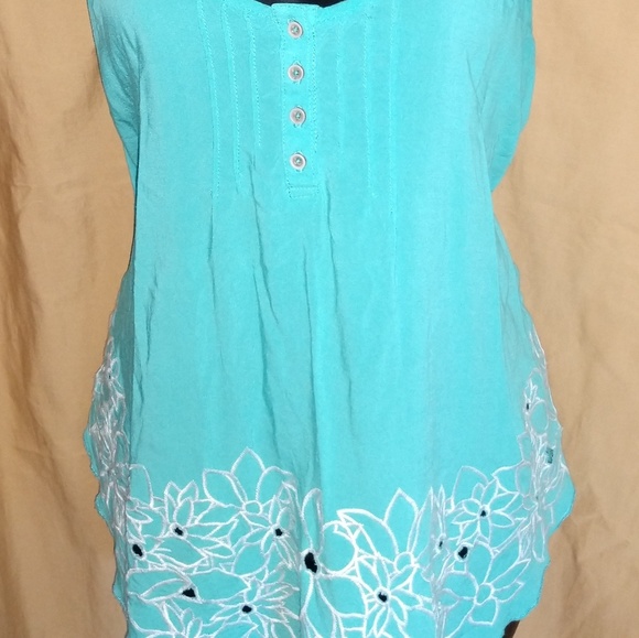 🛍️Soft turquoise tank white flowers - Picture 2 of 6